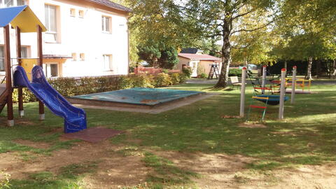 Skluzavka a pískoviště